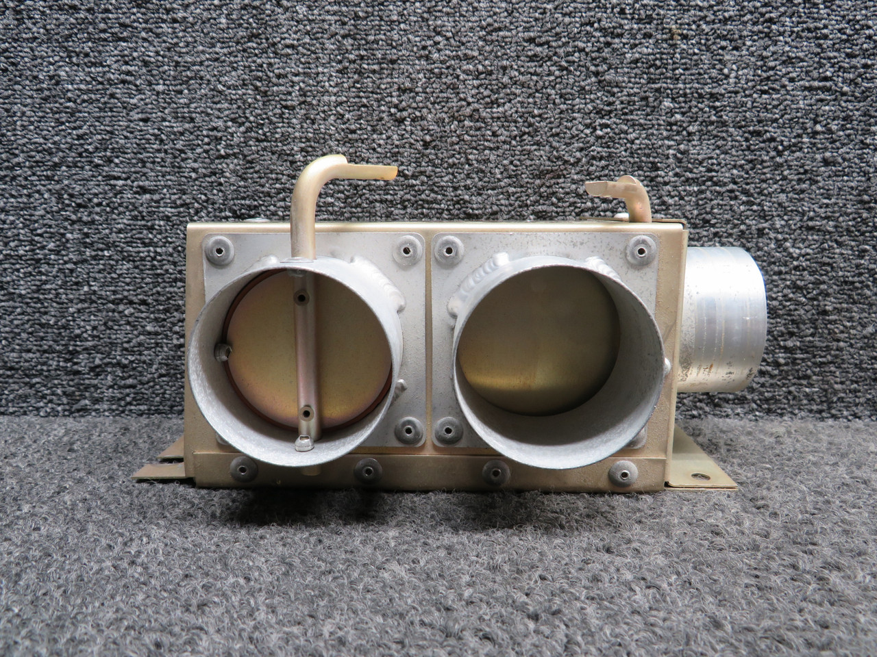 Ronページ 12029-003 Cirrus SR22 Cabin Air Box Plenum Assembly For Sale