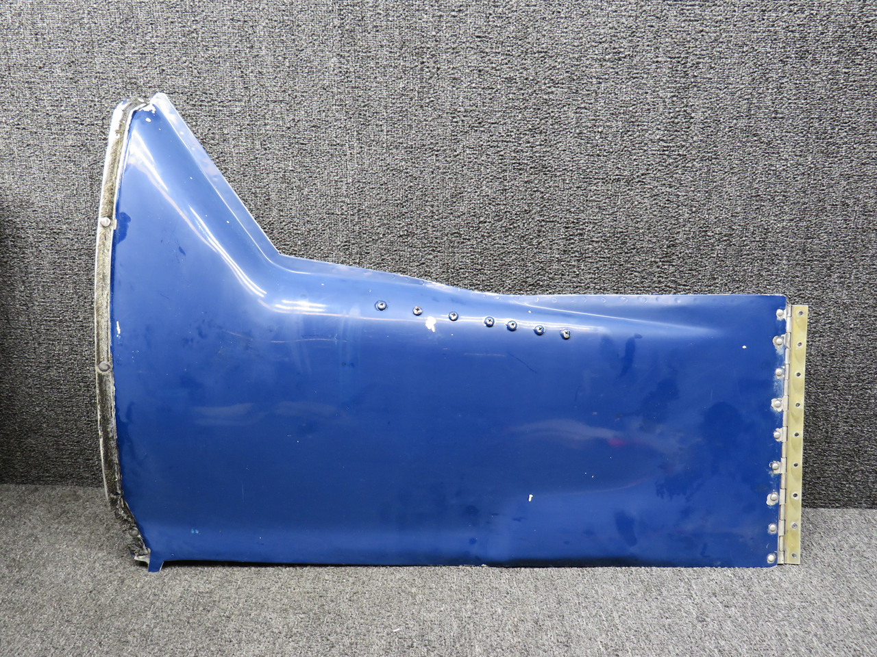 Cessna117出品　2個口 0826002-208 Cessna 414 Outboard LH Main Landing Gear Door Assembly