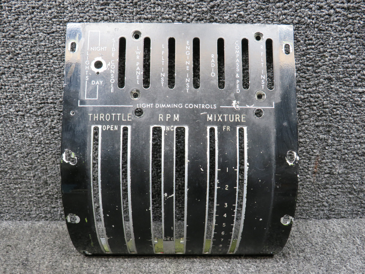 Cessna117出品　2個口 5111572-1 (Use PN: 5111572-10) Cessna 414 Quadrant Cover Assembly