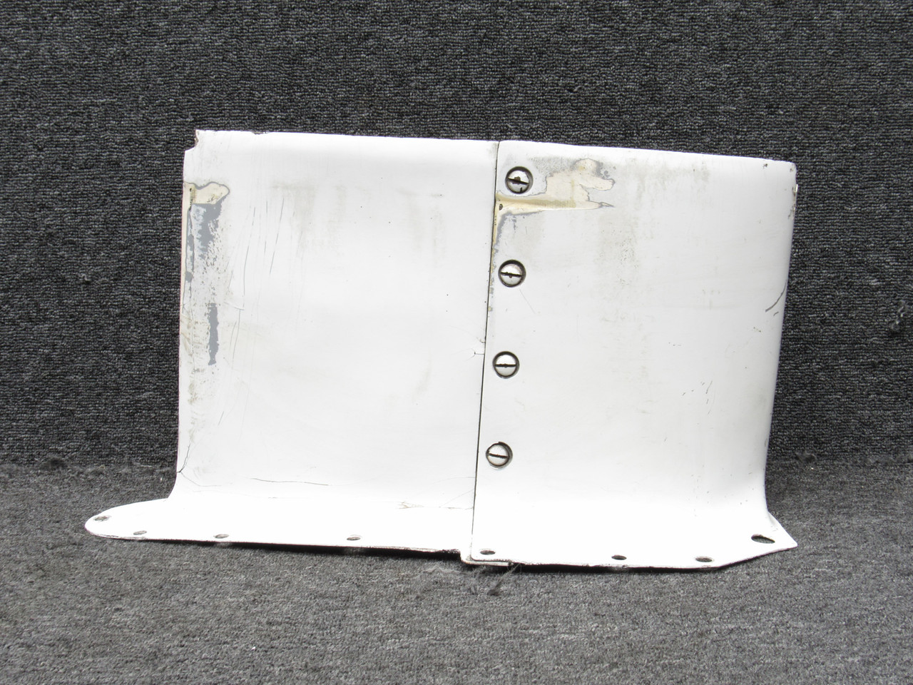 パーツ FAB-28 79892-002 Piper PA28 Main Gear Strut Fairing Assembly LH For Sale