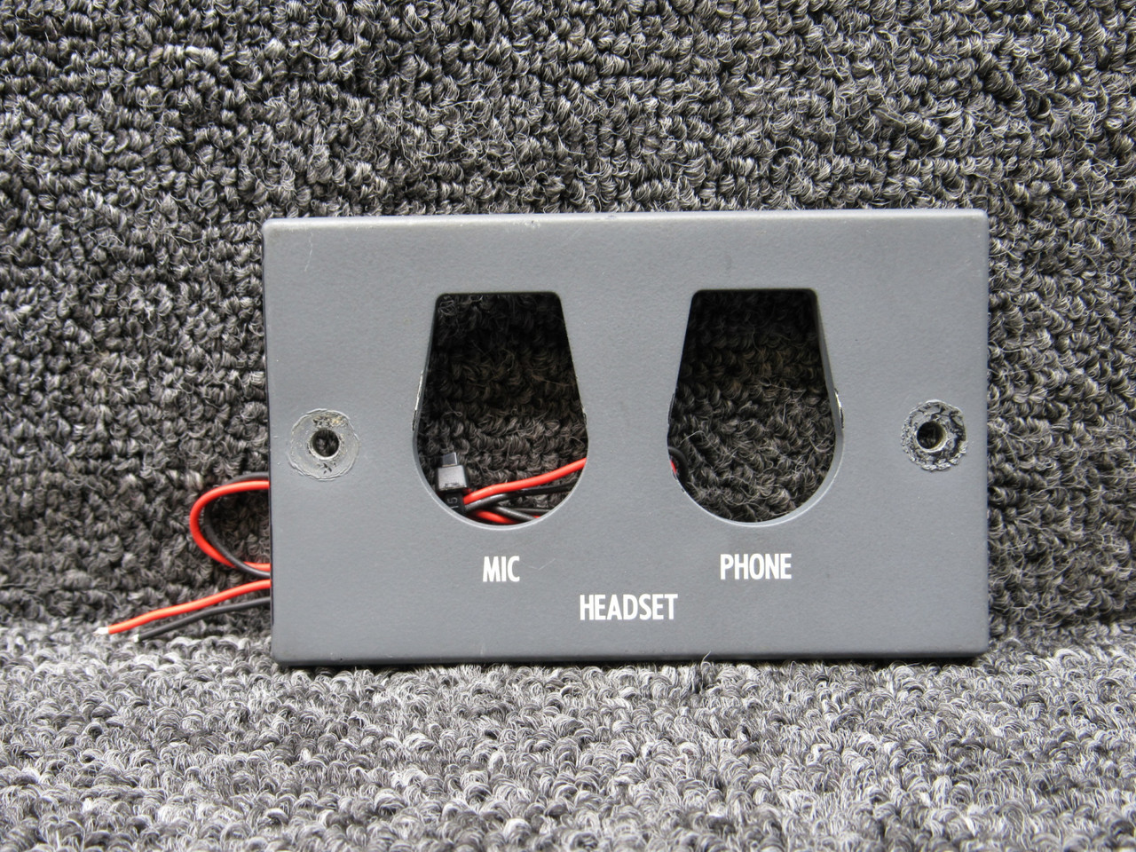 ぽんページ 9914613-2 (Alt: 95-3836-2) Cessna Mic Jack Right-El Panel Assy