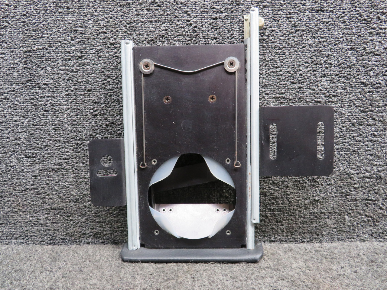LB53405436 (Use: 2819104-10) Cessna LC41-550FG Cup Holder Assembly