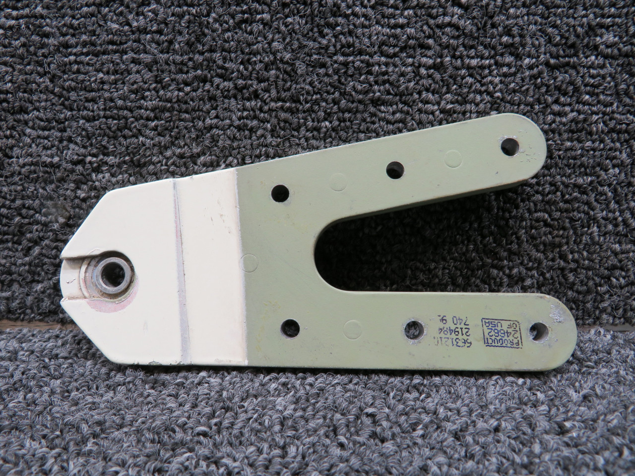 5522865-1 Cessna 560XL Citation XLS+ Center Hinge Bearing Plate