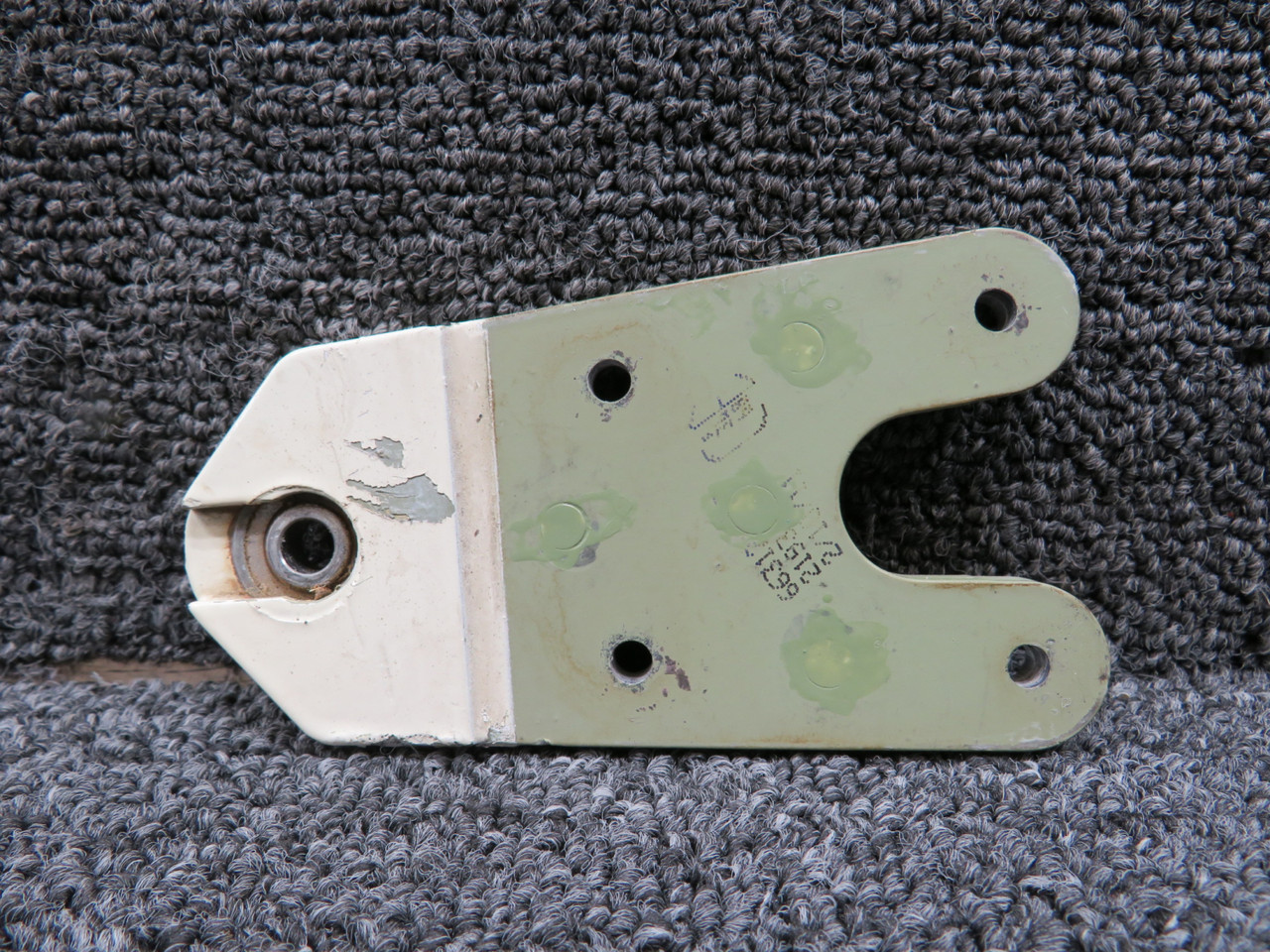 6622093-7 (Use: 66220931-11) Cessna 560XL XLS+ Outboard Hinge