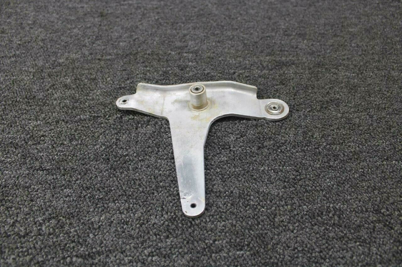 0320106 Cessna 195 Aileron Bellcrank LH