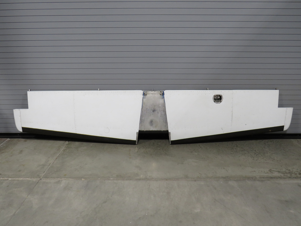 1232600-7 Cessna 182M Horizontal Stabilizer Assembly For Sale