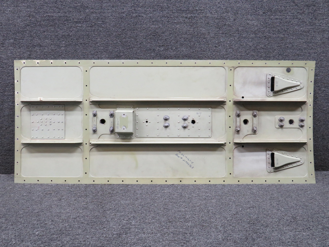 6610161-4 (Alt: 6610161-2) Cessna 560XL (XLS+) Forward Cabin Belly