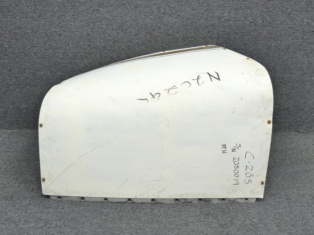 H a naページ2 1252400-2 Cessna 205 Upper Engine Cowl Half RH For Sale