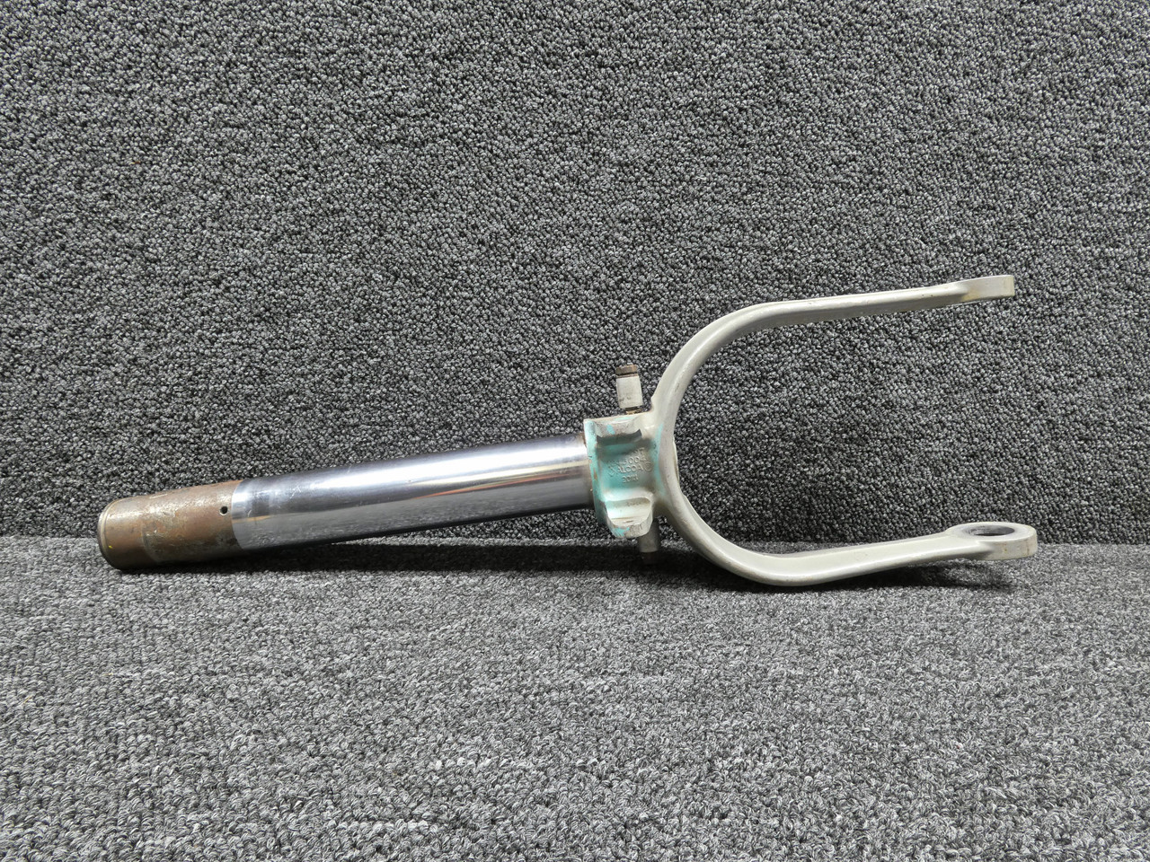 1243004-497 Cessna 172A Nose Gear Shock Strut Assembly with Fork