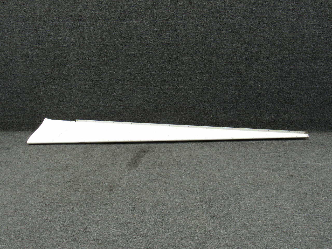 テンホウ 0431023-1 Cessna 152 Dorsal Fin Fairing For Sale