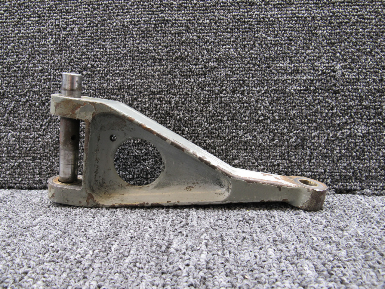 5041114-1 (Use: 5041114-7) Cessna 310L Main Landing Gear Link Assy