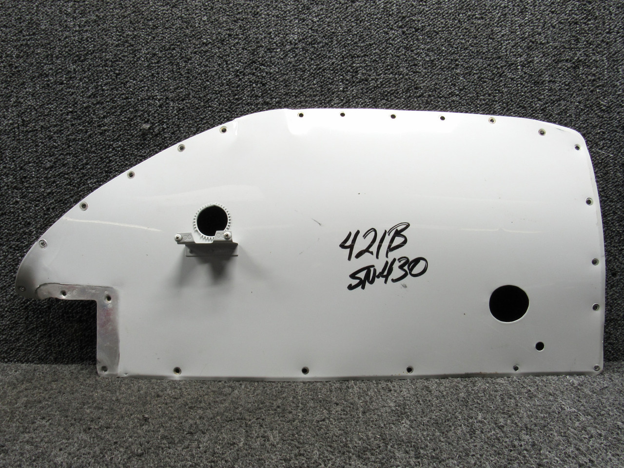 0823413-31 Cessna 421B Lower Wing Tip Fuel Fairing Assembly Left Hand