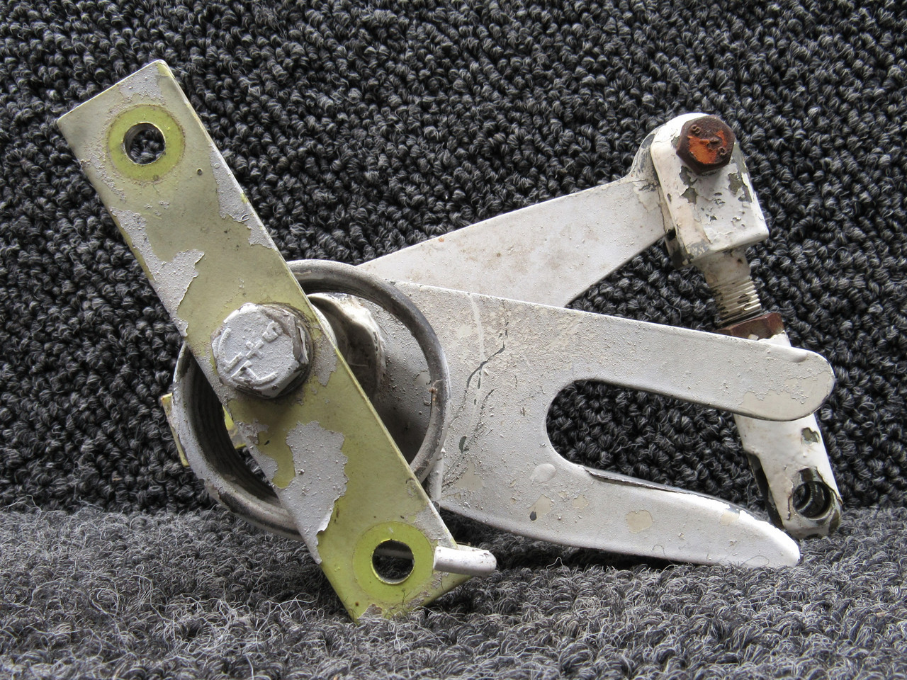 TKページ 50-820221-15 Beechcraft KA200 Nose Gear Door Cam Assembly Left Hand
