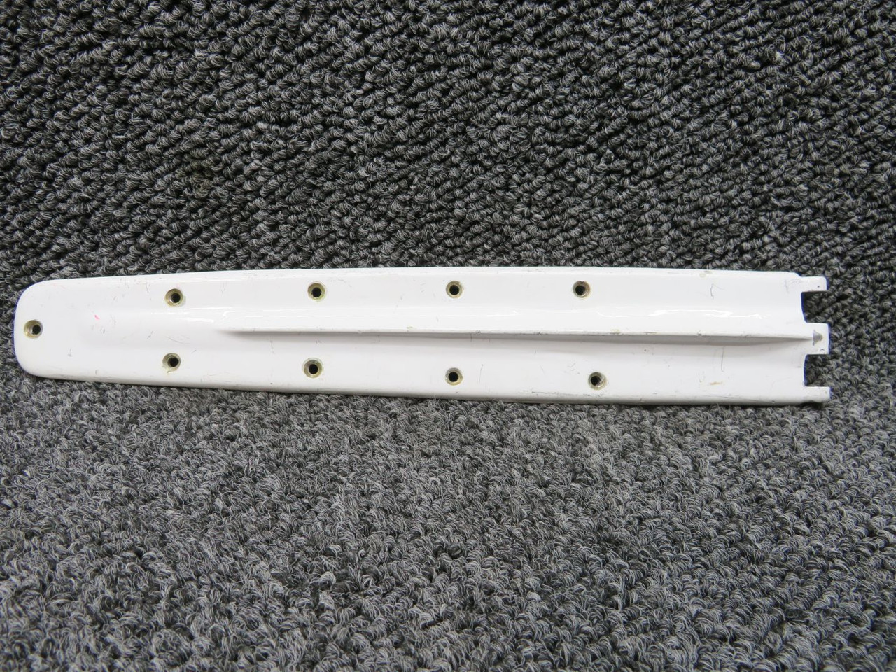 0711037-16 (Use: 0711037-22) Cessna Cabin Door Hinge Upper RH (White)