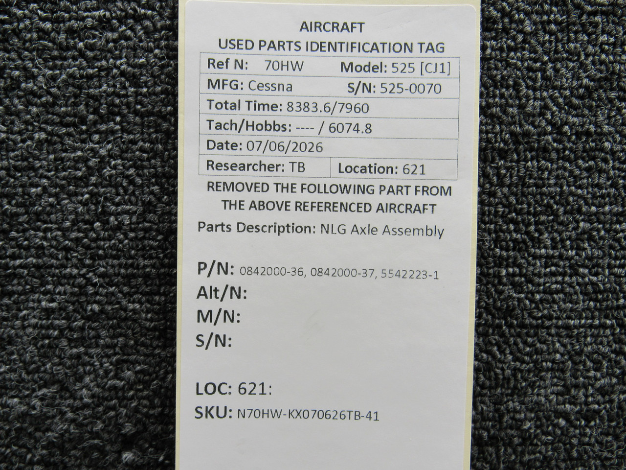 0842000-36, 0842000-37, 5542223-1 Cessna 525 Citation CJ1 NLG Axle