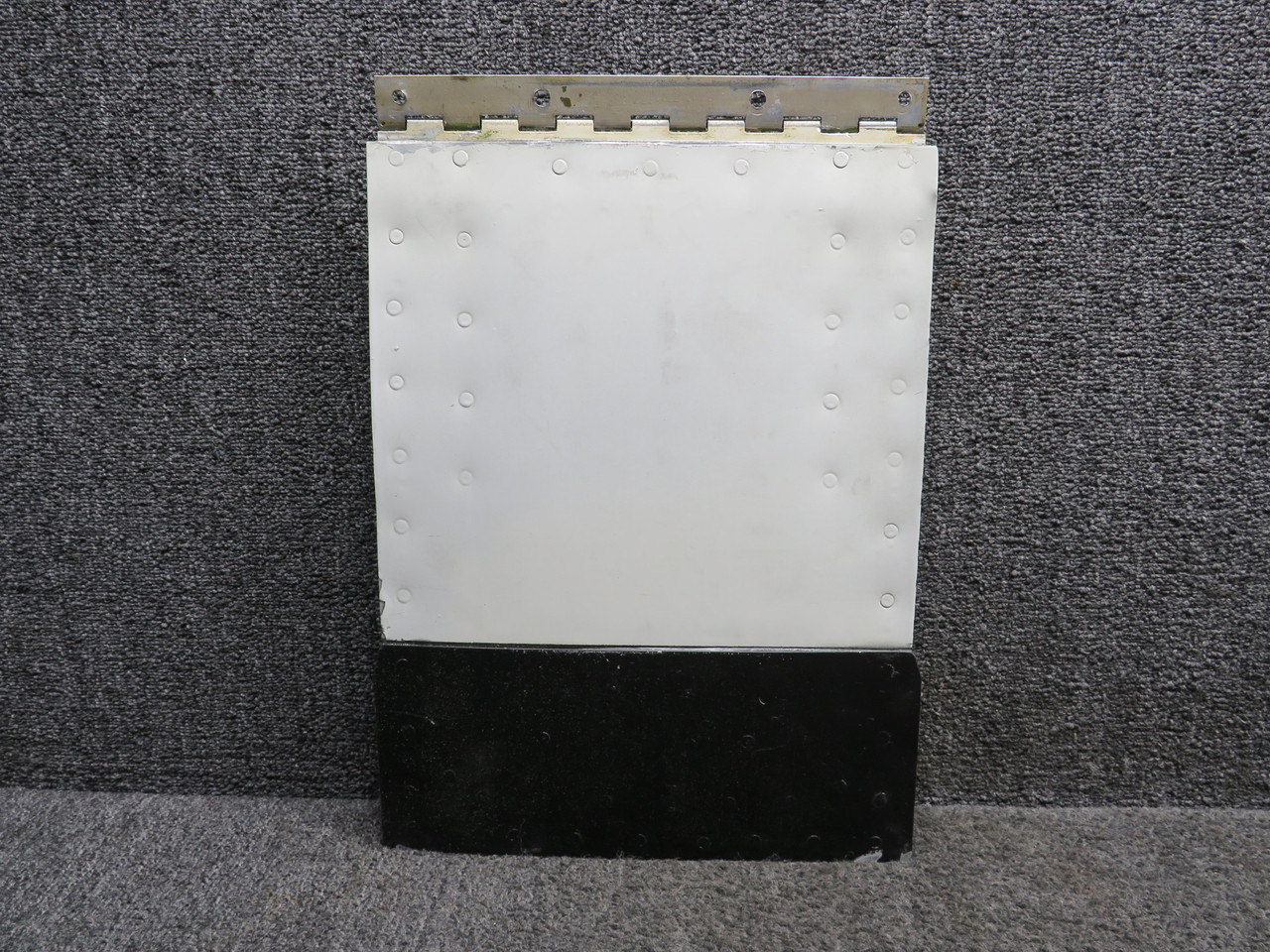 1542061-1 Cessna T337G Aft Nose Gear Door Assembly