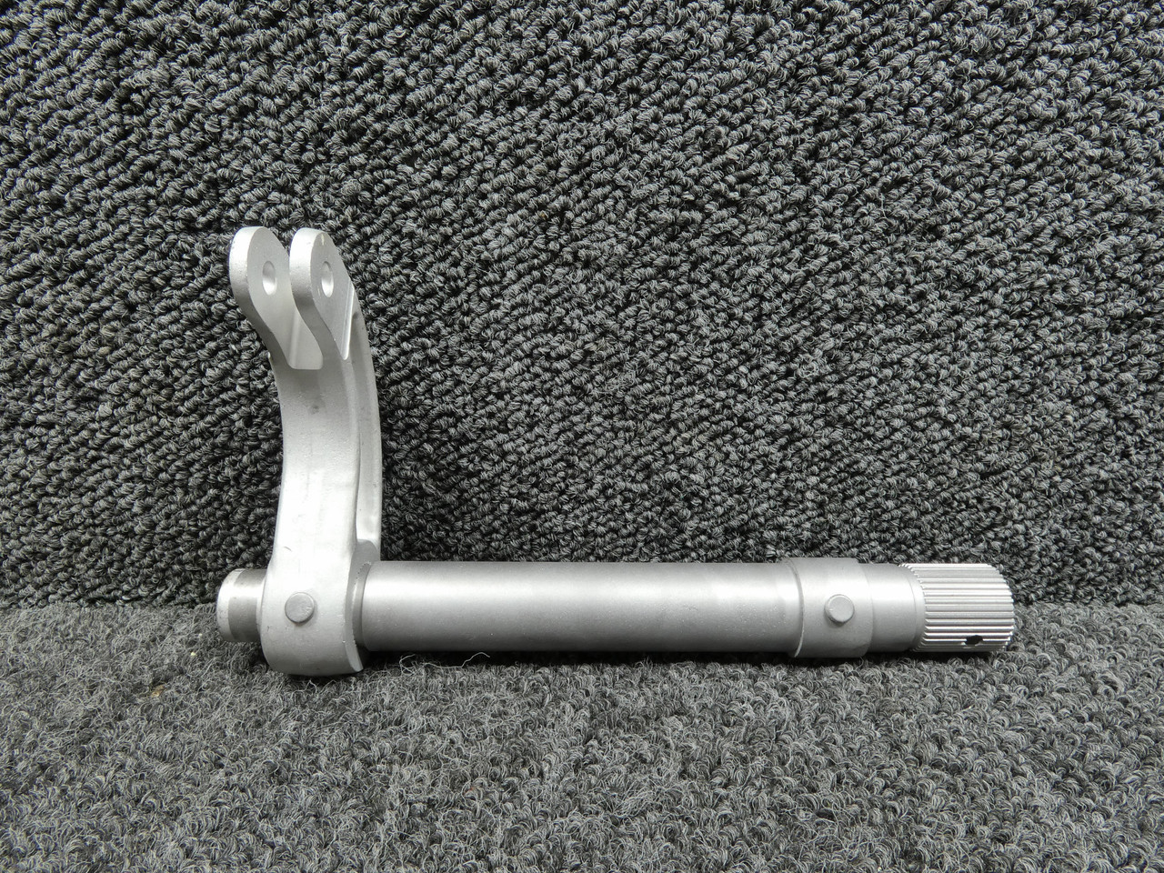 Buenaページ 0842130-4, 5045203-2 Cessna Nose Landing Gear Retract Torque Tube