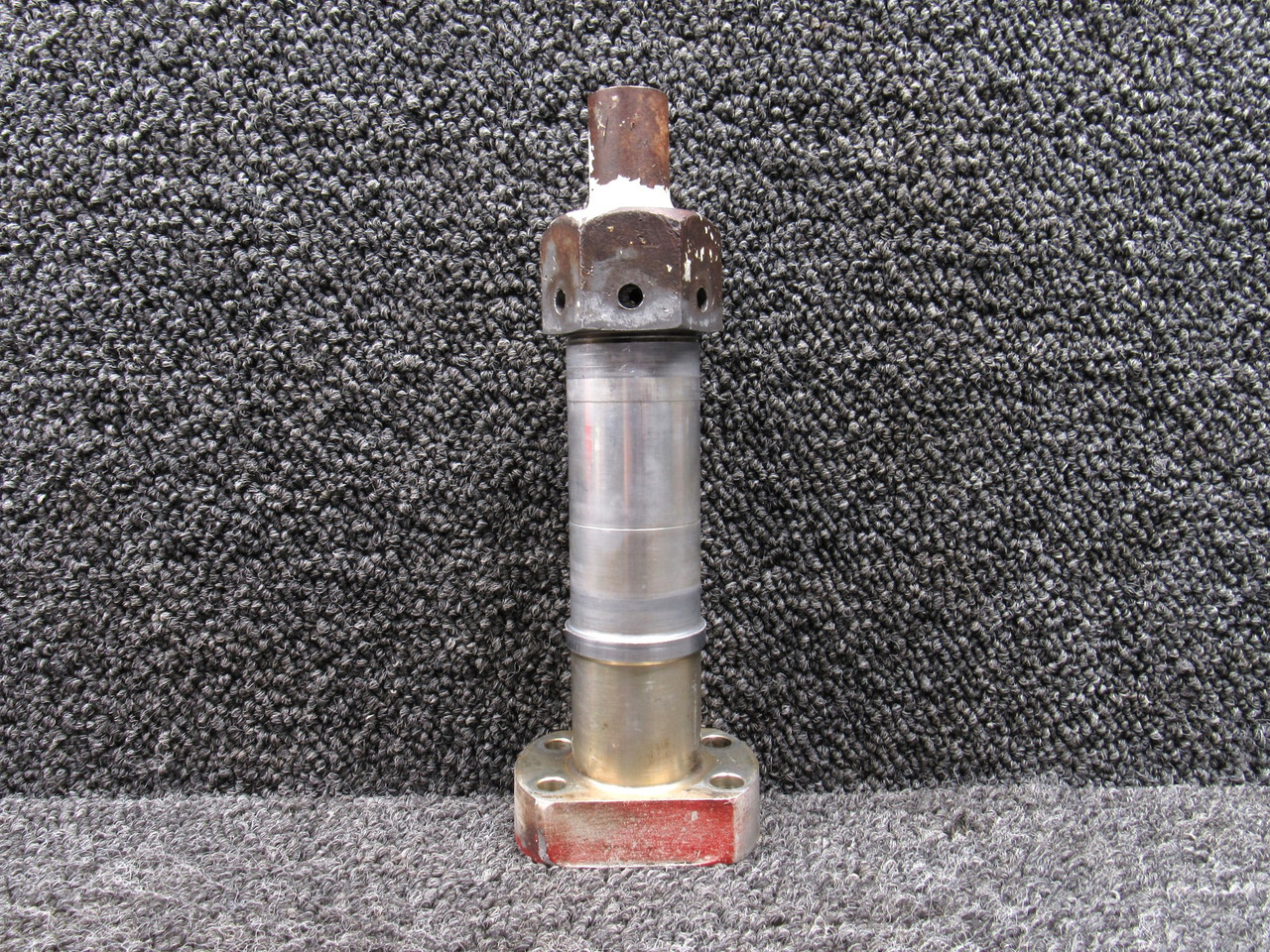 メル73710 0541124-1 Cessna 182H Main Gear Axle For Sale