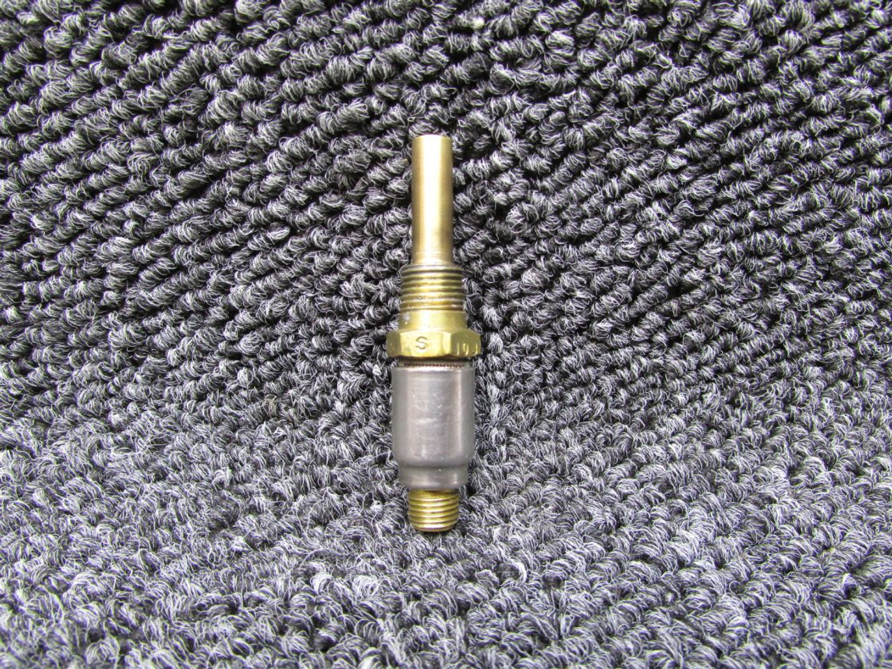 632147A8 Continental IO-360-DB Fuel Nozzle