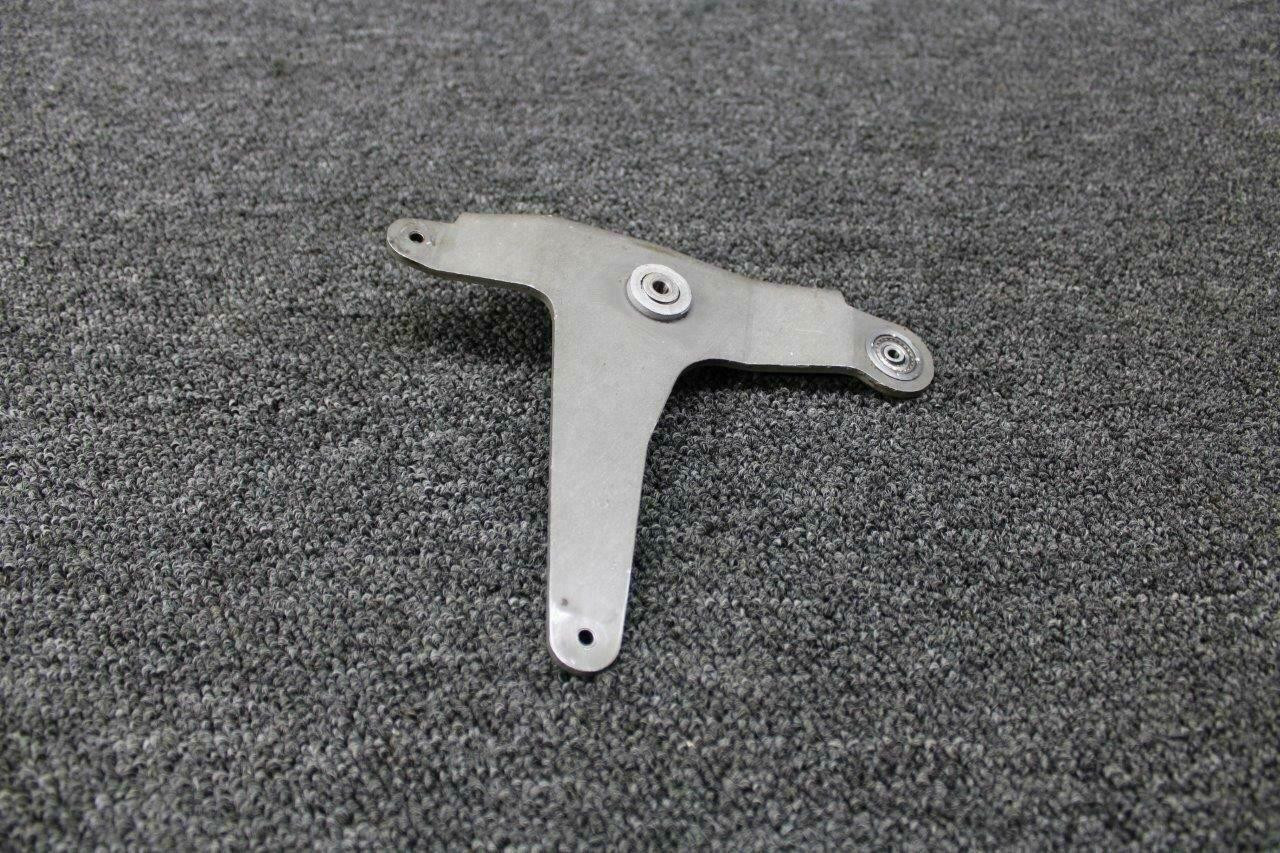 0320106-1 Cessna 195 Aileron Bellcrank RH