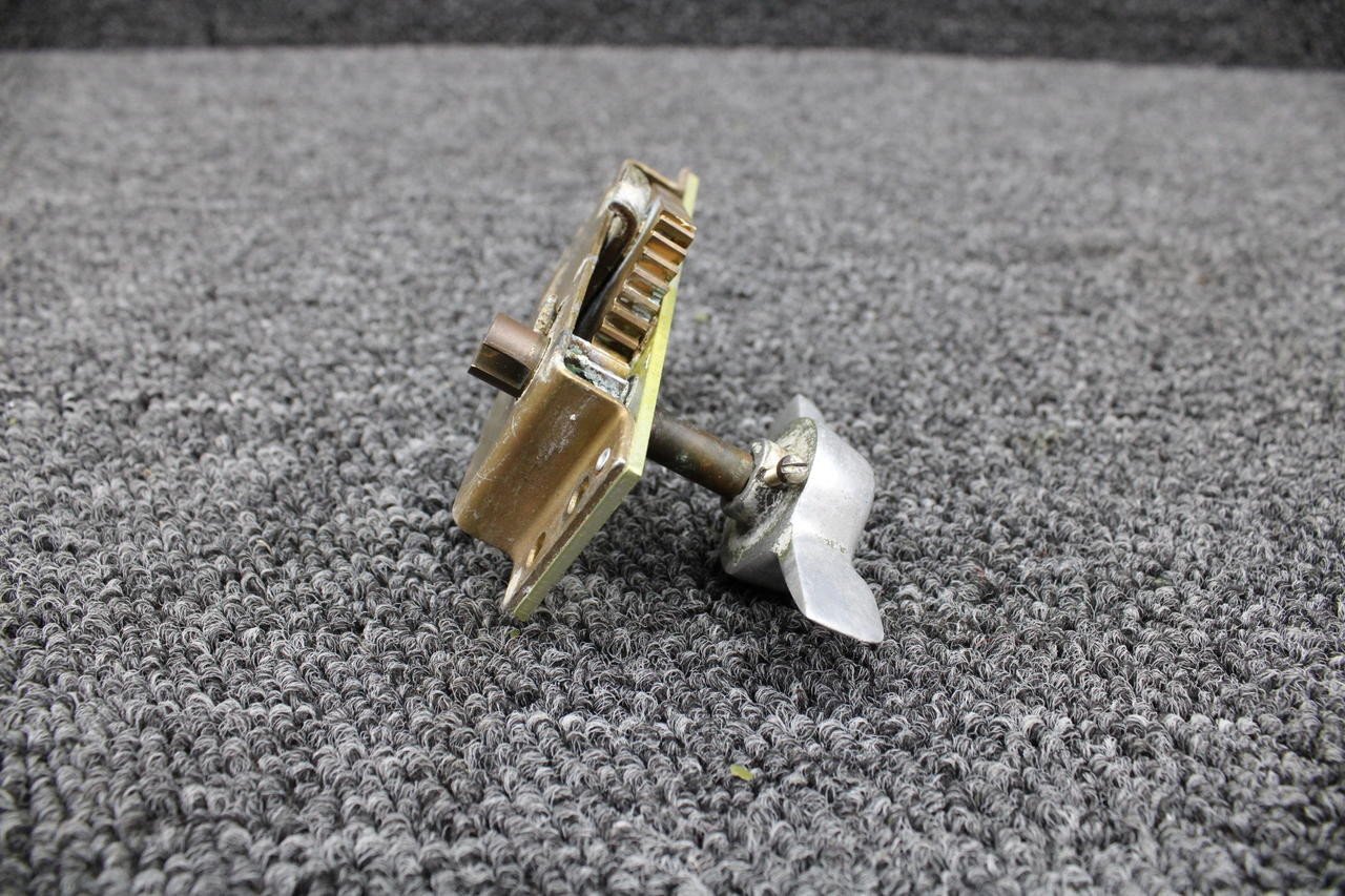 1M2-8 (Use: C100098-6) Cessna 402C Fuel Selector Gear Box Assembly