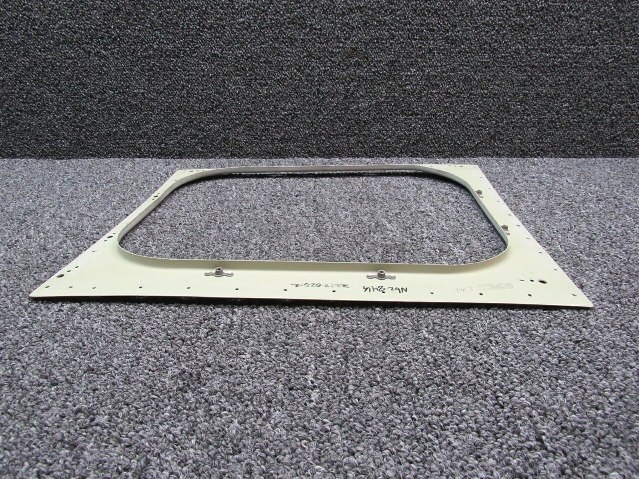 2212025-2 Cessna 182T Tail Access Panel Support