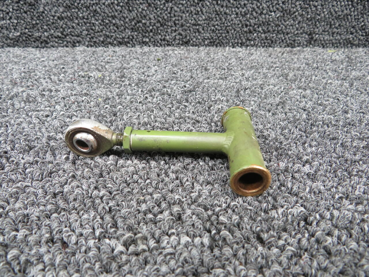5115512-8 Cessna 402C Flap Scissors Assembly RH or LH has Minor Damage
