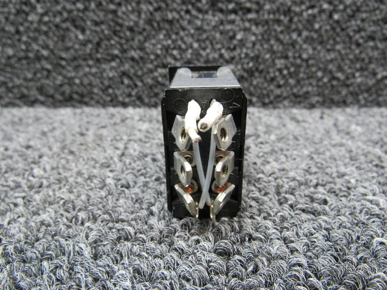 8941K699 (USE 688296) Piper PA28181 Rocker Switch Air Conditioner