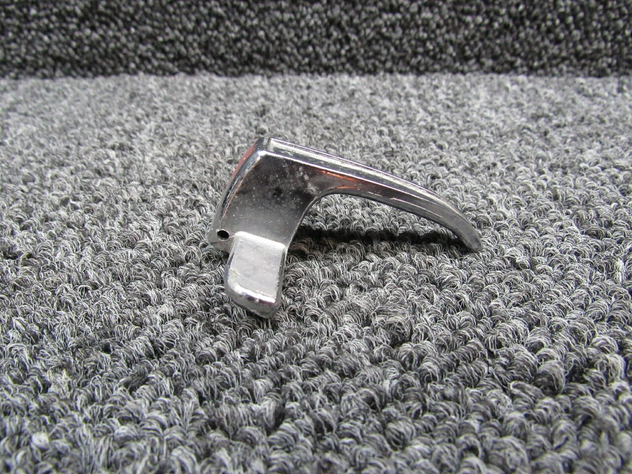 C60Z-6222916-A Bellanca 8KCAB Latch Window Handle