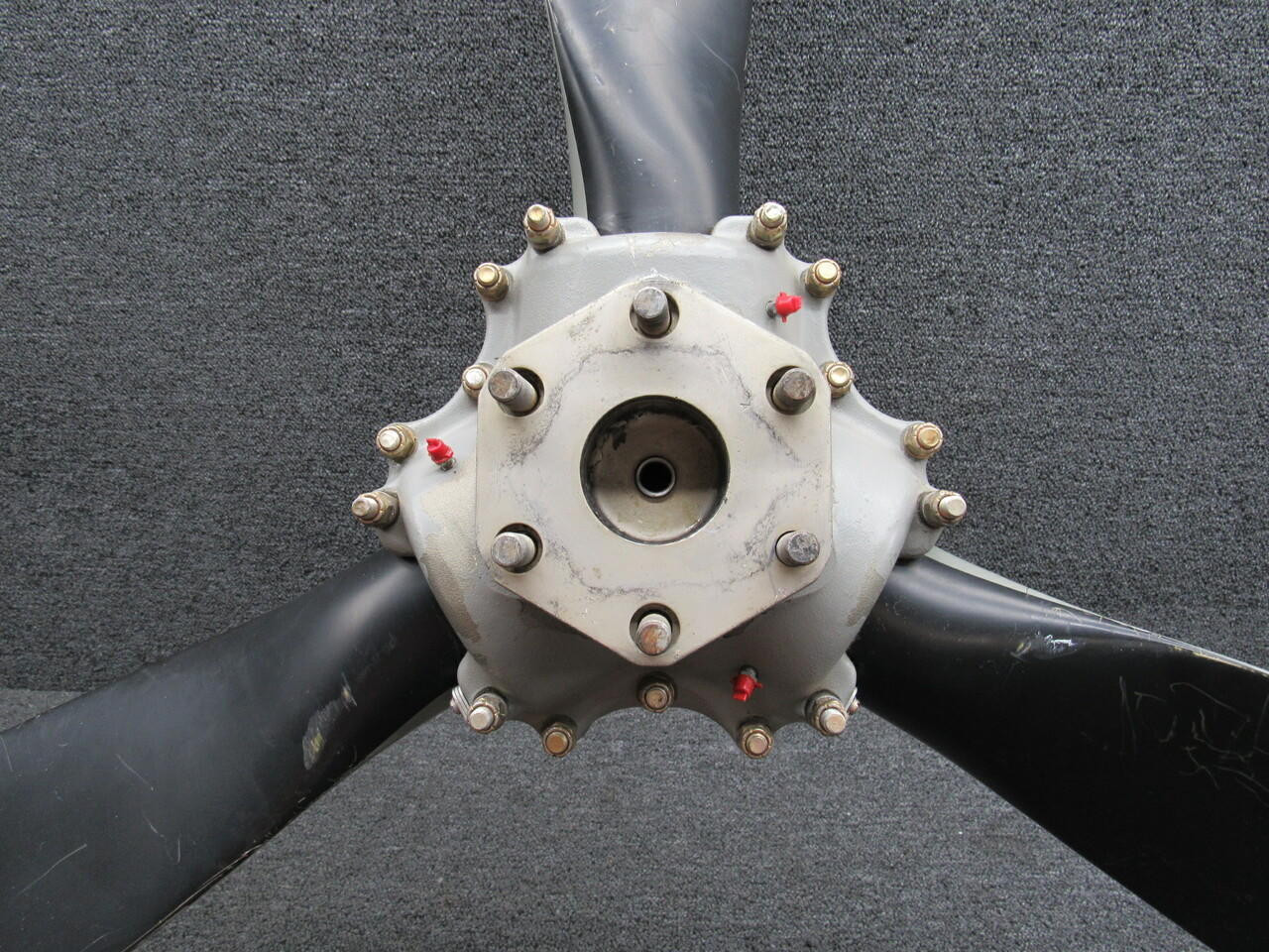 HCC3YR1RF Hartzell 3 Blade Propeller (NO LOGS)