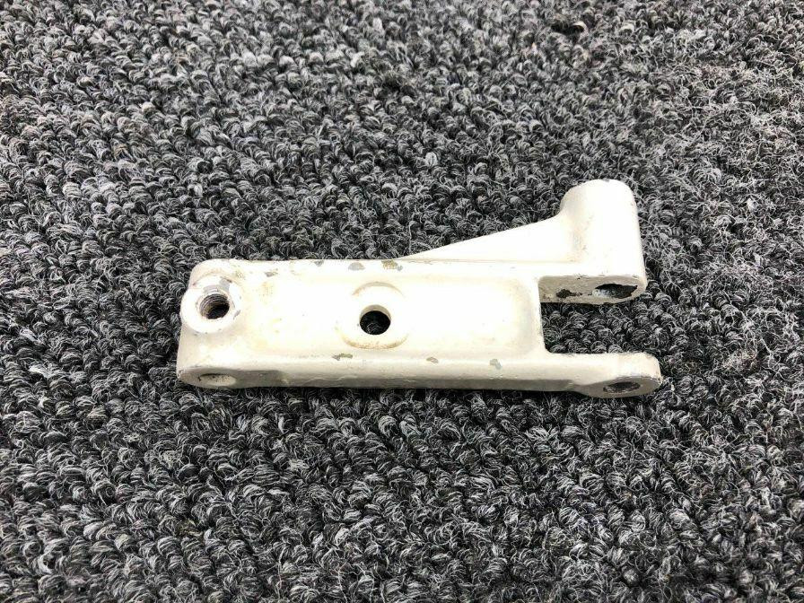 びえページ 35-825173 Beechcraft H35 Nose Wheel Steering Link Assy (Minus Zerk