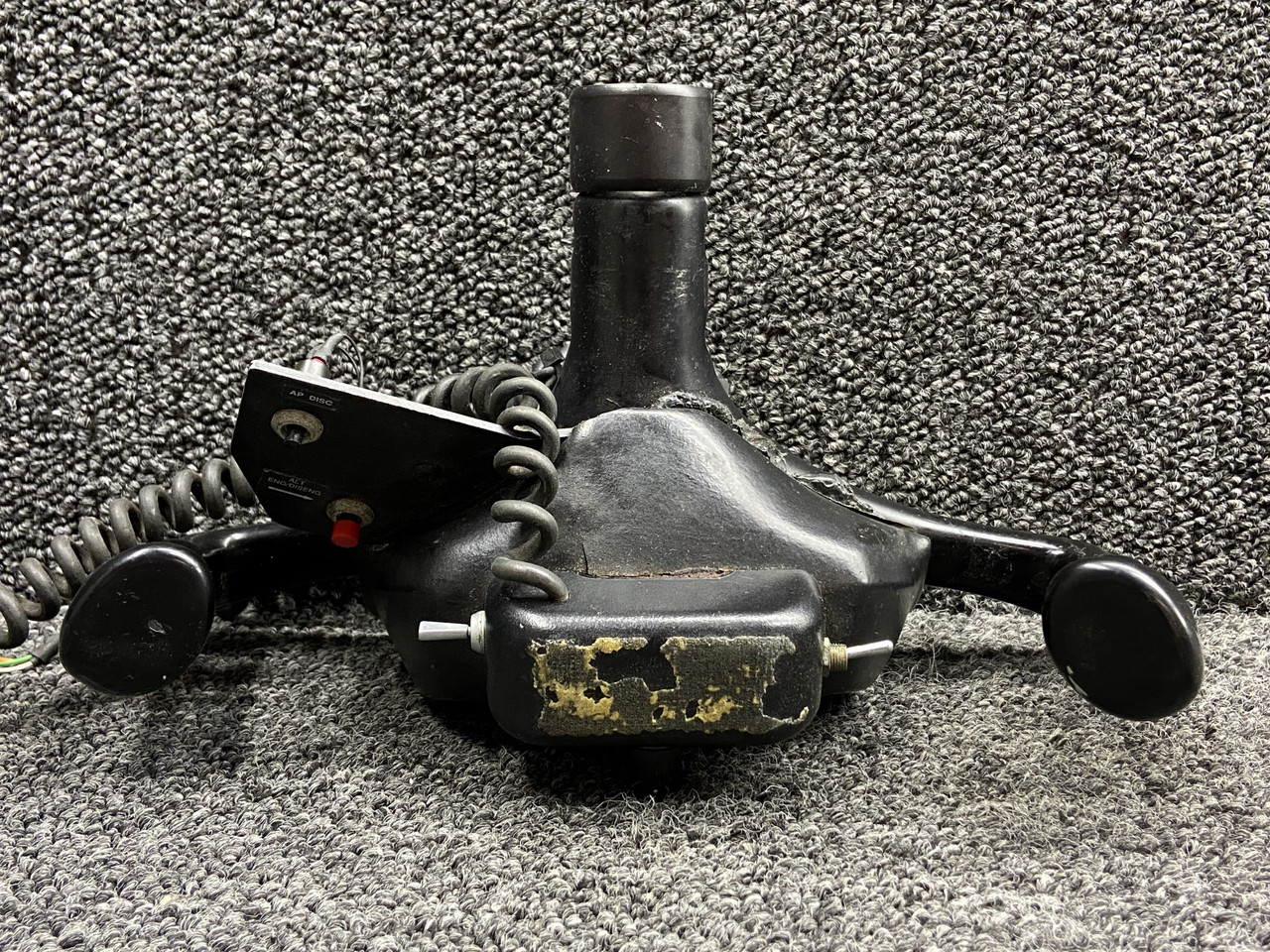 1767078-3 Cessna 177RG Control Wheel Assy w Switches (Mic, AP Disc