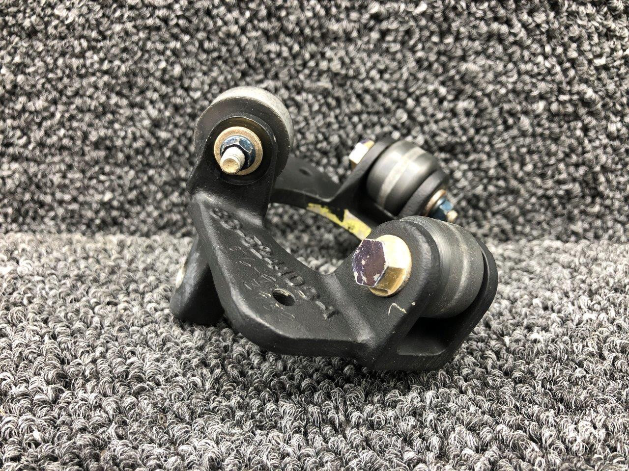 36-524103-3, 36-524102-3 Beechcraft 58 Co-Pilot Control Collar Assembly ...