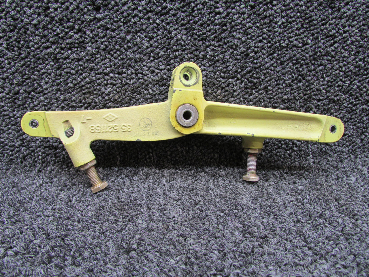 アラページ 35-521158 (Use: 35-521158-15) Beechcraft A36 Aileron Bellcrank