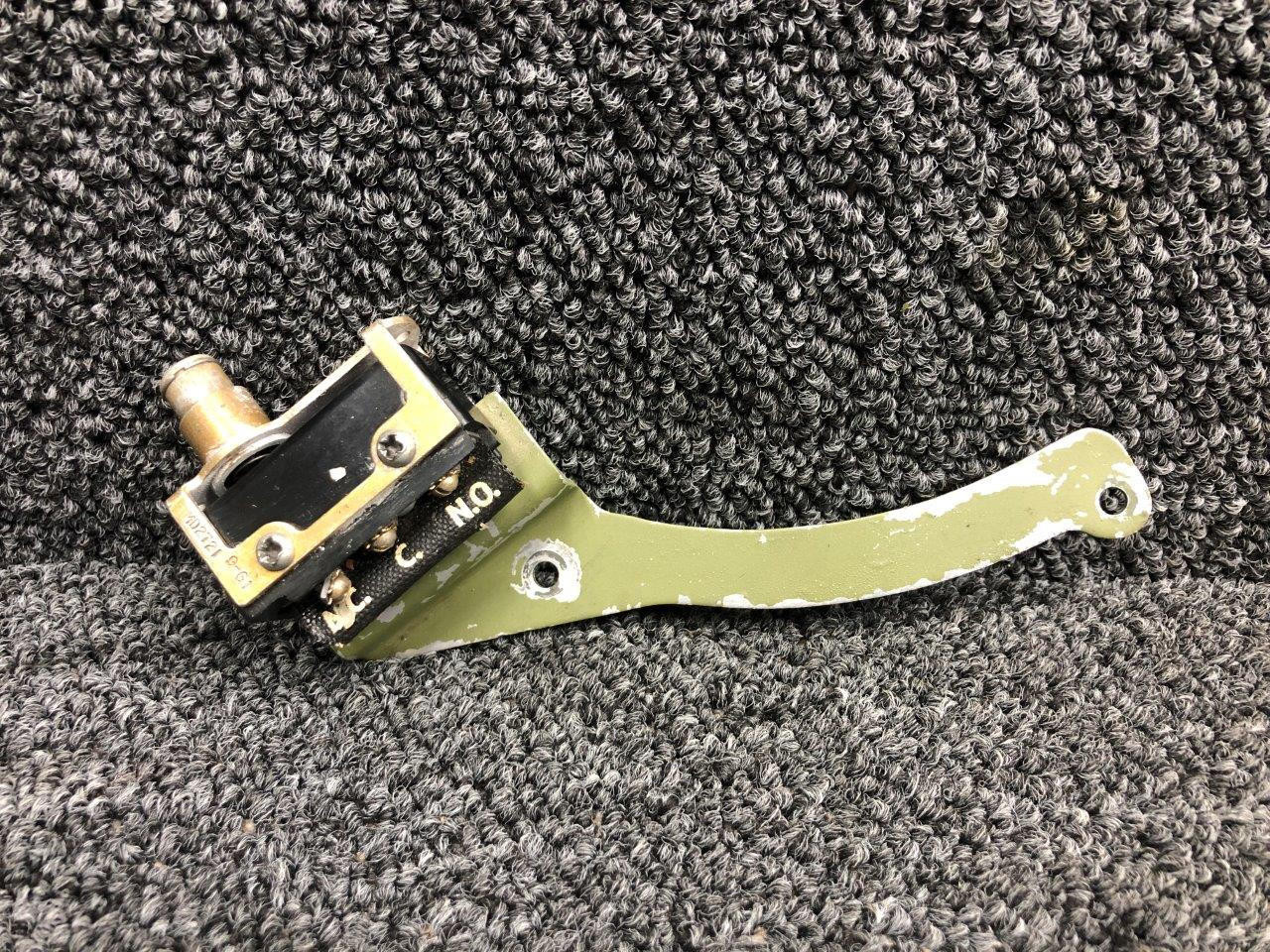 MS25008-1, 0843400-47 Cessna 310G Landing Gear Limit Switch w Downlock  Bracket