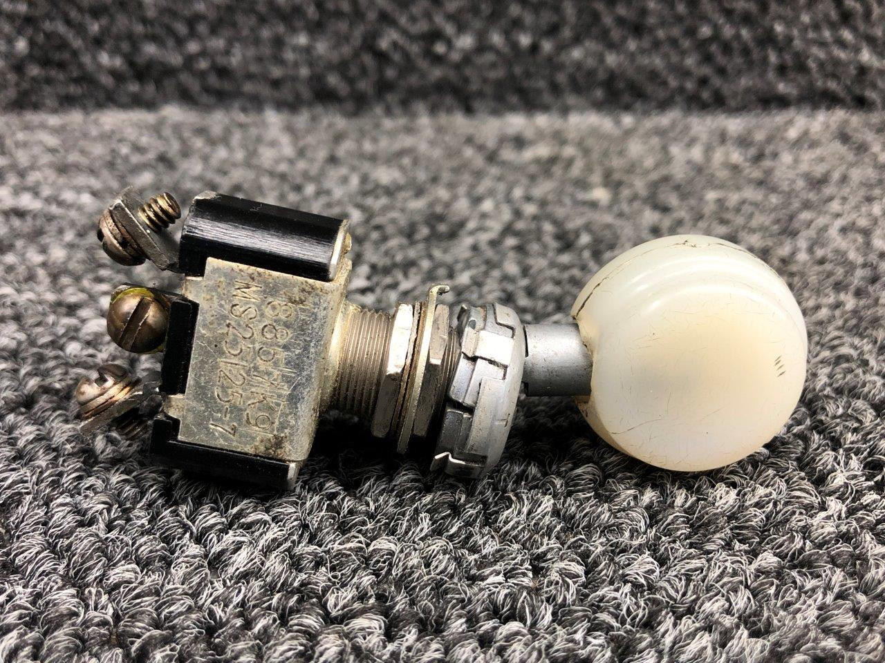 Nintendo Switch - Moulin PAI 803998 MACK 1MR4344M HEADLIGHT SWITCH (MR / MRU) (12 PIN