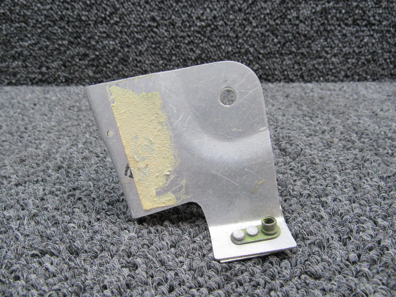 aoaoページ 0760105-1 (USE: 0760105-5) Cessna 182 Aileron Bracket LH (NEW OLD