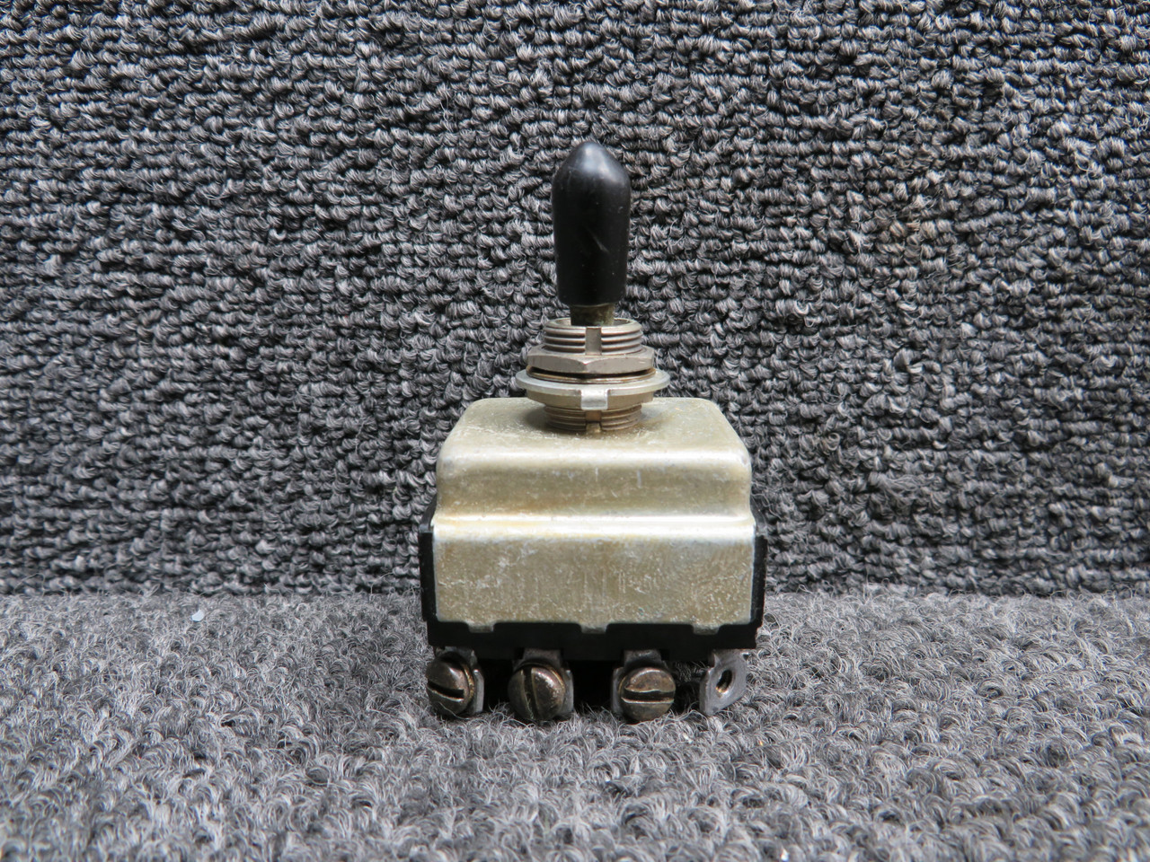 MS25068-23 ( Alternate: 7664K5) Cutler-Hammer Toggle Switch Assembly
