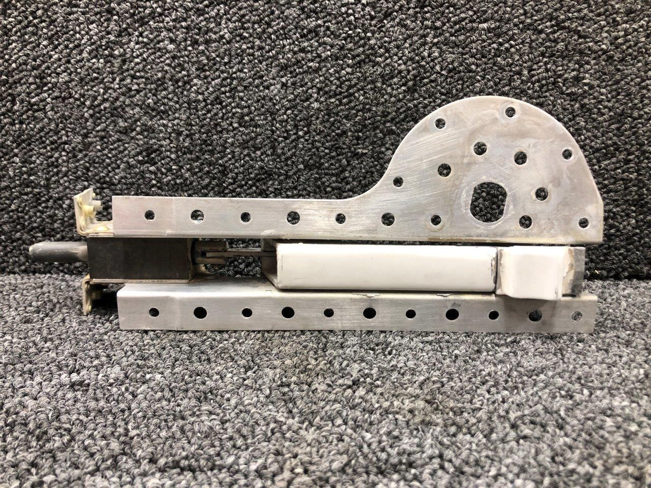 0851781-35 (USE: H966-1) Hartwell Wing Locker Baggage Door Latch