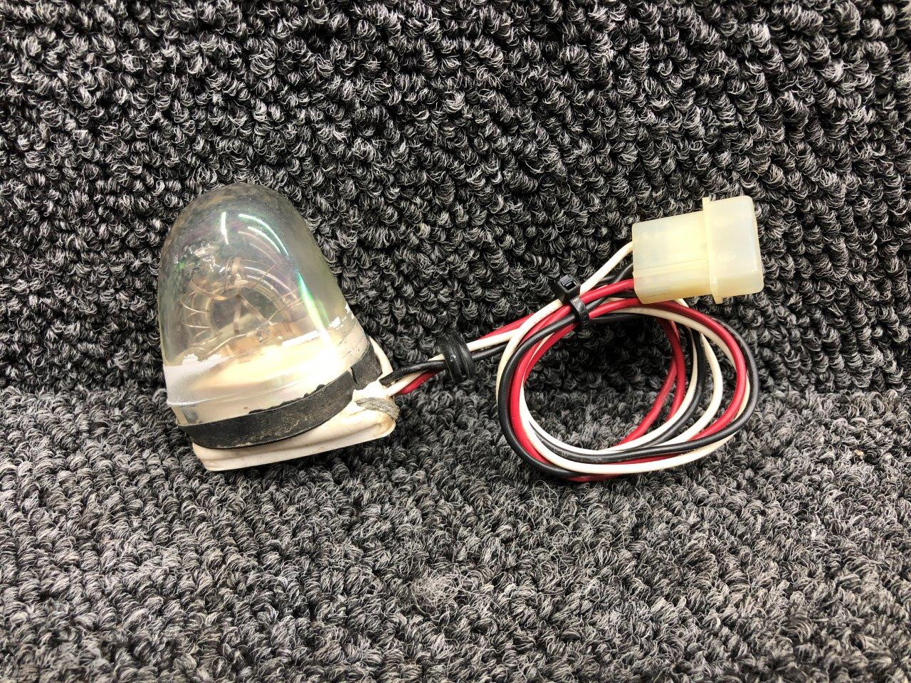 C6220060102 (USE 0730270) Cessna R172K Strobe Light Assembly W/ Lens