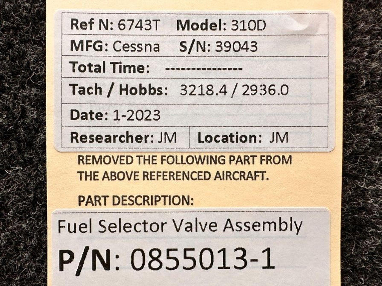 08550131 Cessna 310D Fuel Selector Valve Assembly