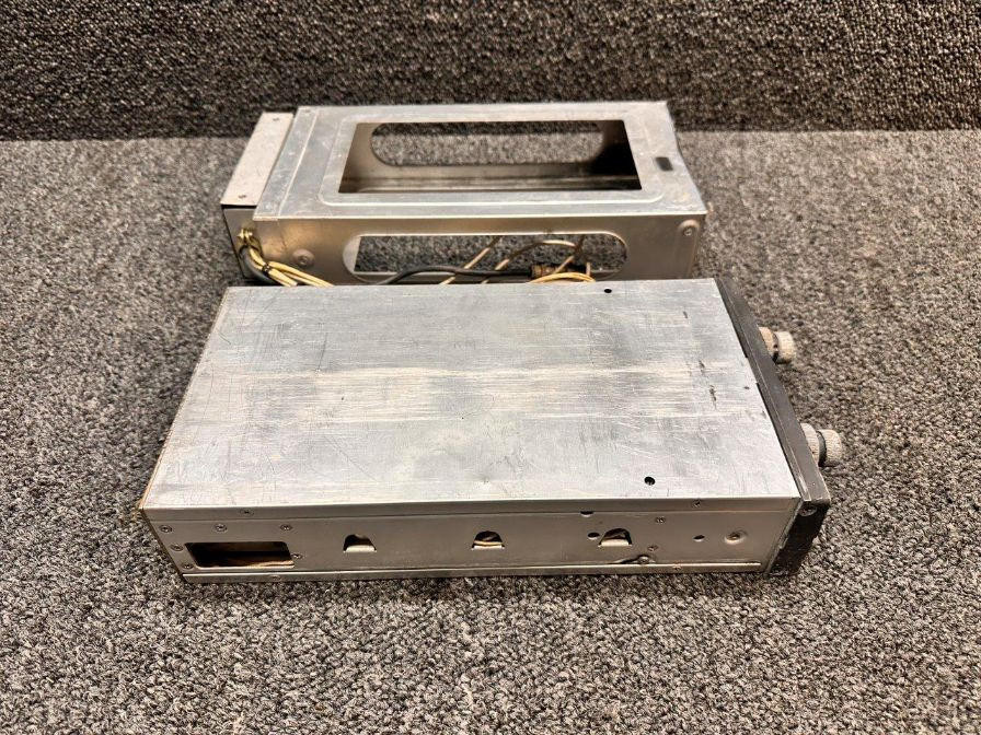 069-1016-00 King Radio KX-175 Nav Comm System has Tray, Volts: 14