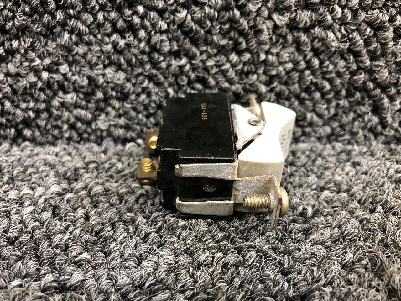 99377-004 Piper PA32RT-300 Heated Pitot Rocker Switch Assembly