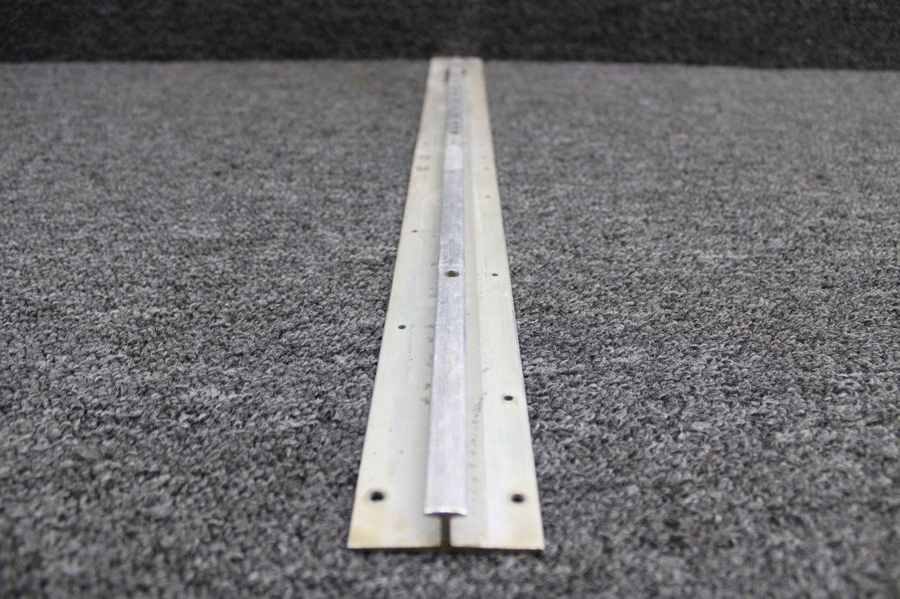 05112435 Cessna 172M Seat Rail Outboard RH