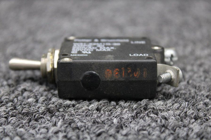 W31-X2M1G-30 Potter and Brumfield Toggle Breaker Switch (Amps: 30