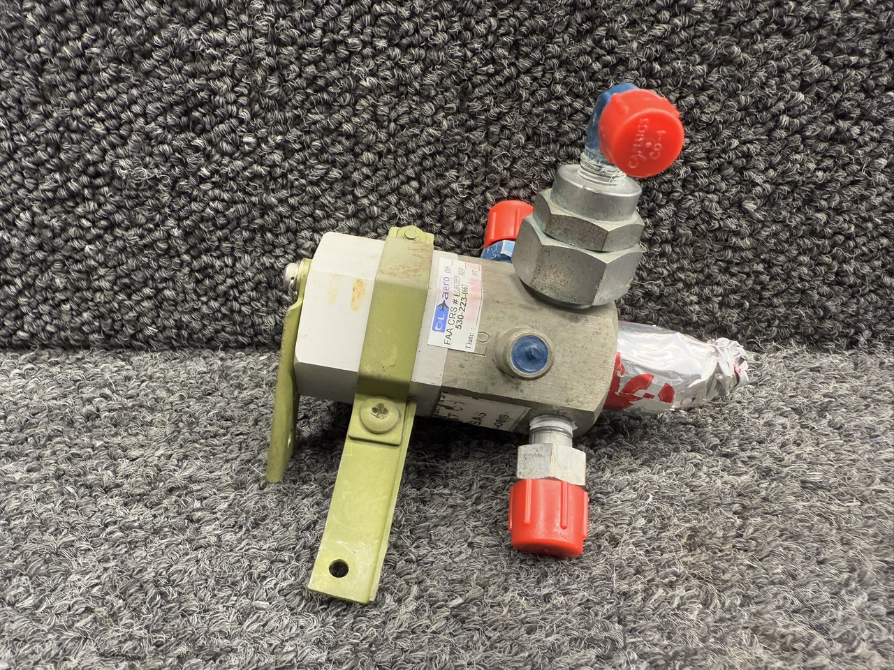 801366-11 (Alternate PN: C166001-0819) Scott Oxygen Bottle