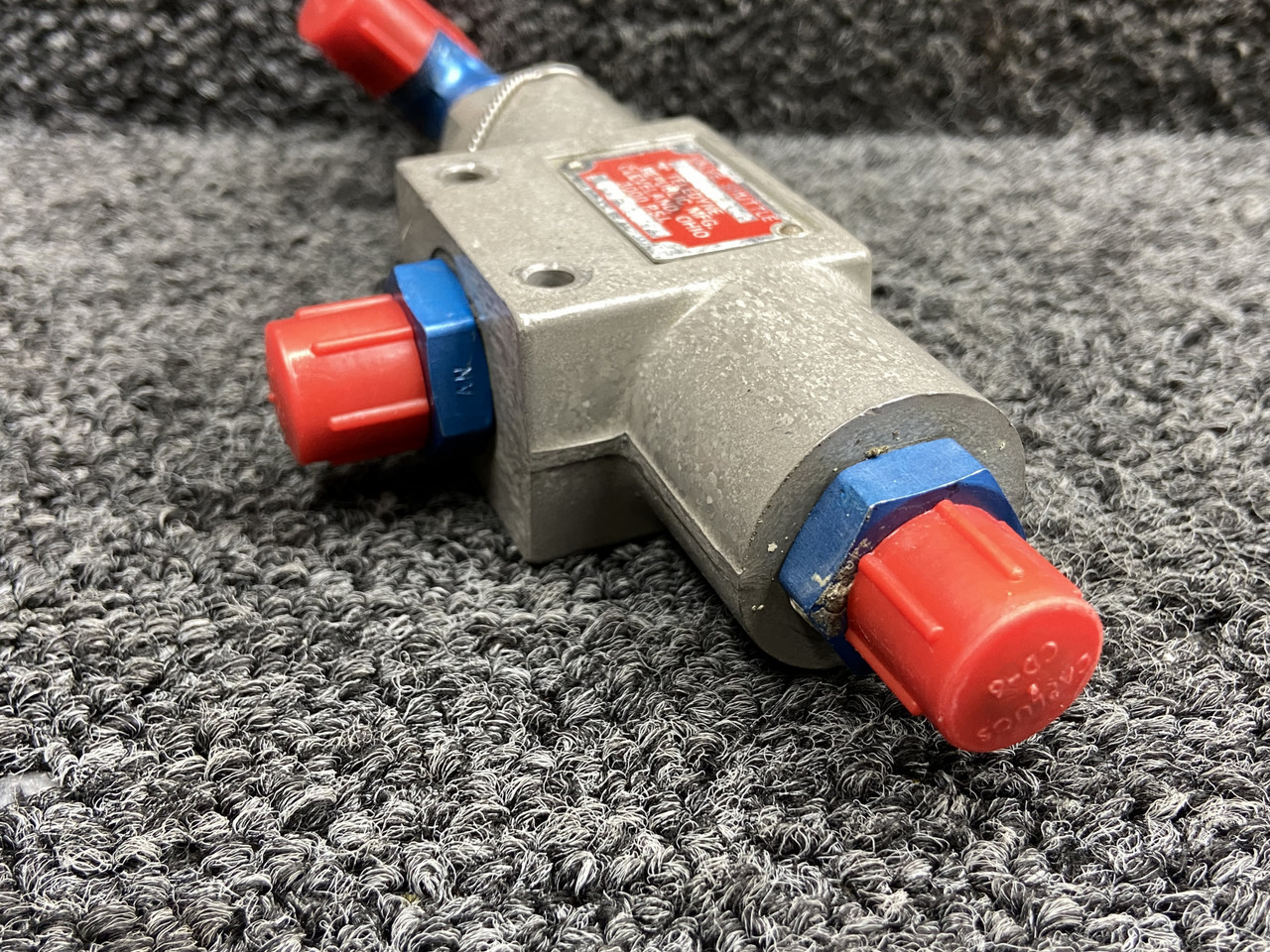 AN6277-6 (Alternate: 419-6D27) Teledyne Gear Extension Shuttle