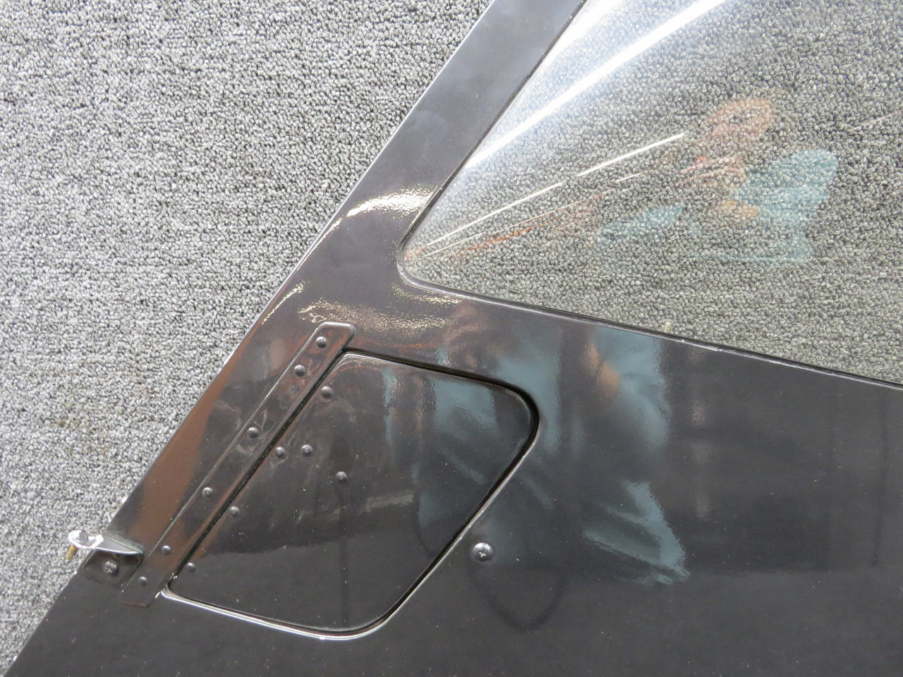 C026-033 Robinson R44II Aft LH Cabin Door Assembly with Bubble