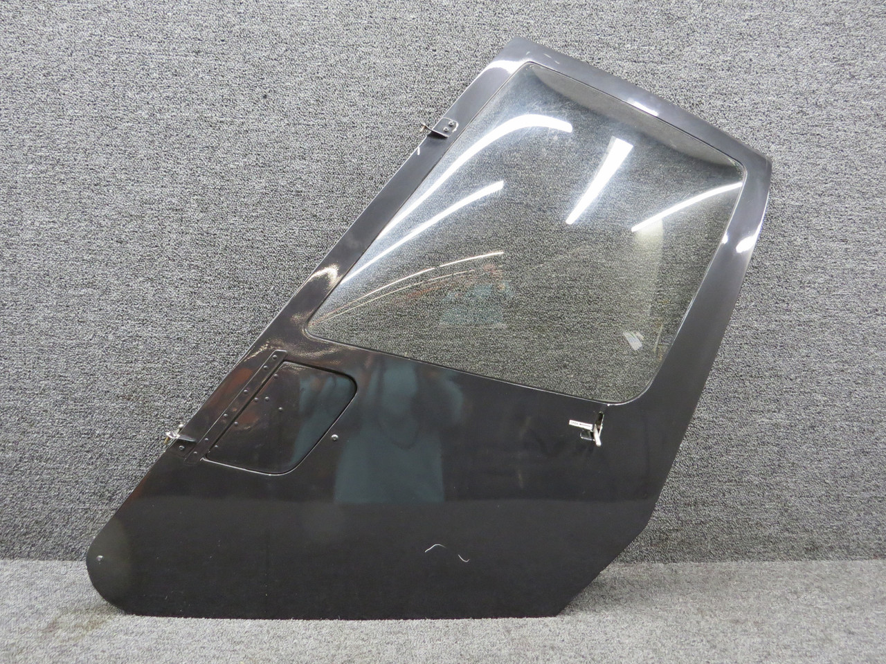 C026-033 Robinson R44II Aft LH Cabin Door Assembly with Bubble