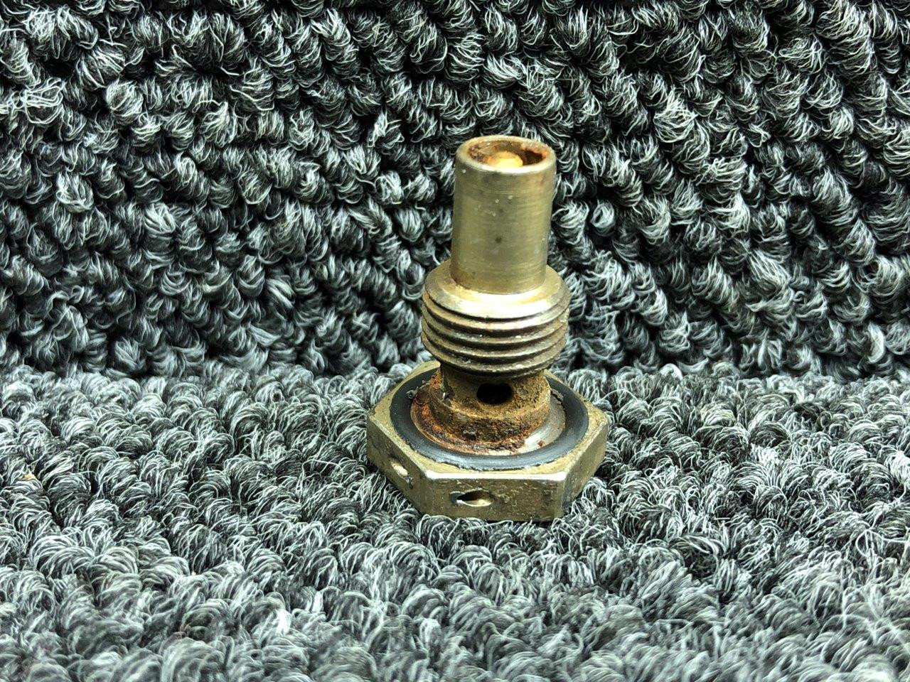 SA82 (Alt S20201) SafAir Fuel Tank Drain Valve BAS Airplane Parts